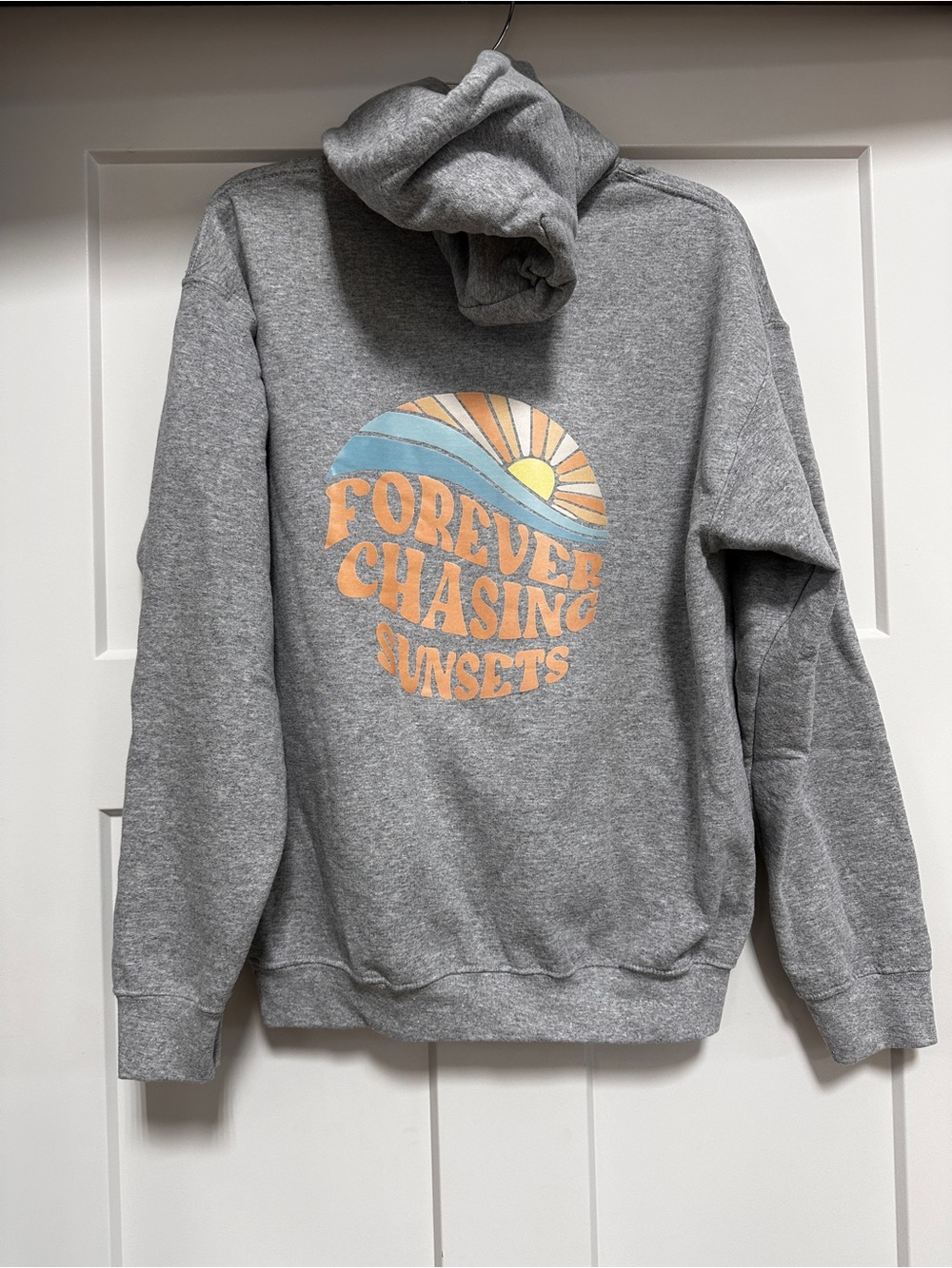 Forever Chasing Sunsets Beach Surf Hoodie Sweatshirt Size M - Picture 3 of 8